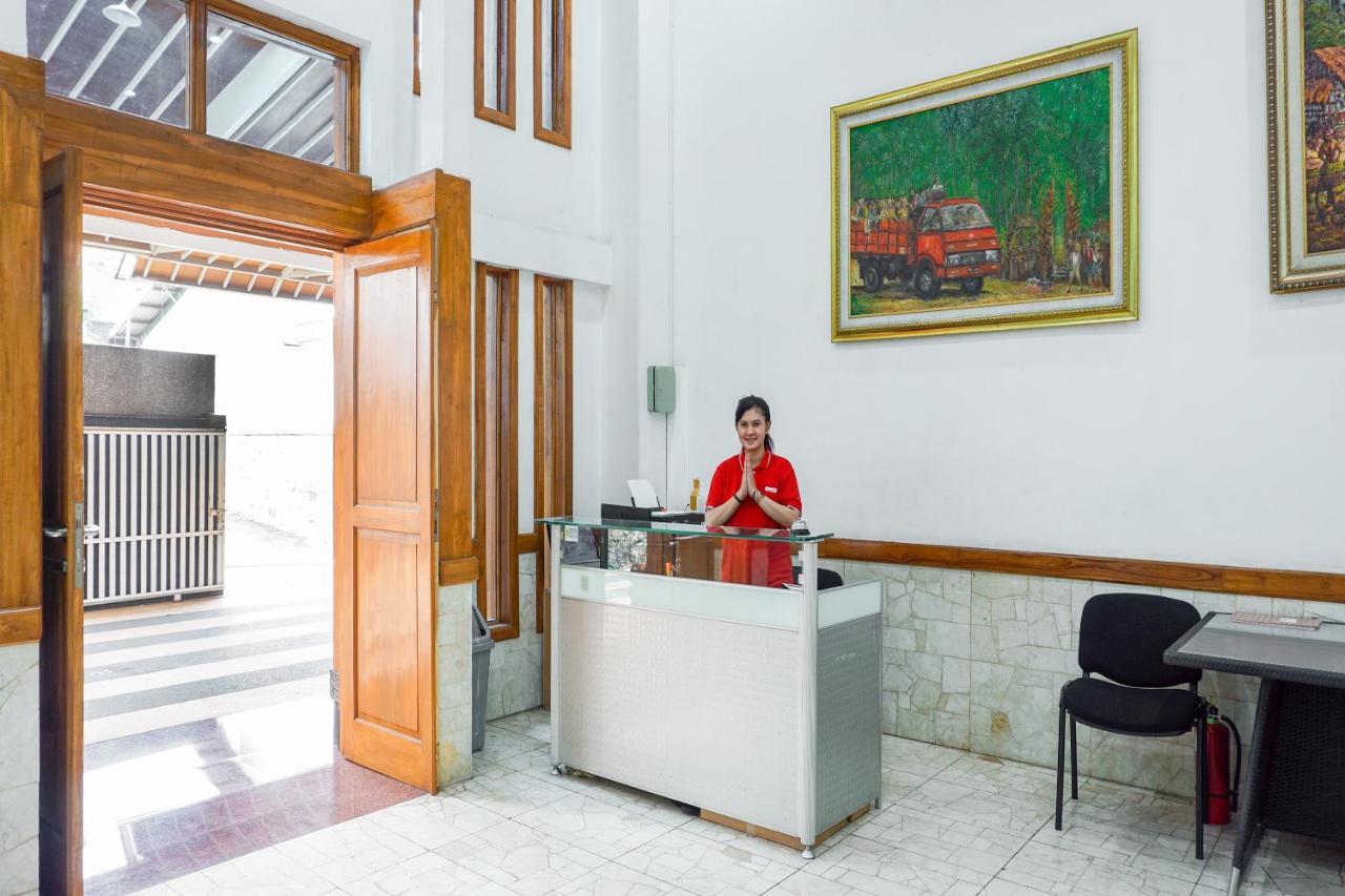 Hotel Oyo 1209 Tirtasari 2*