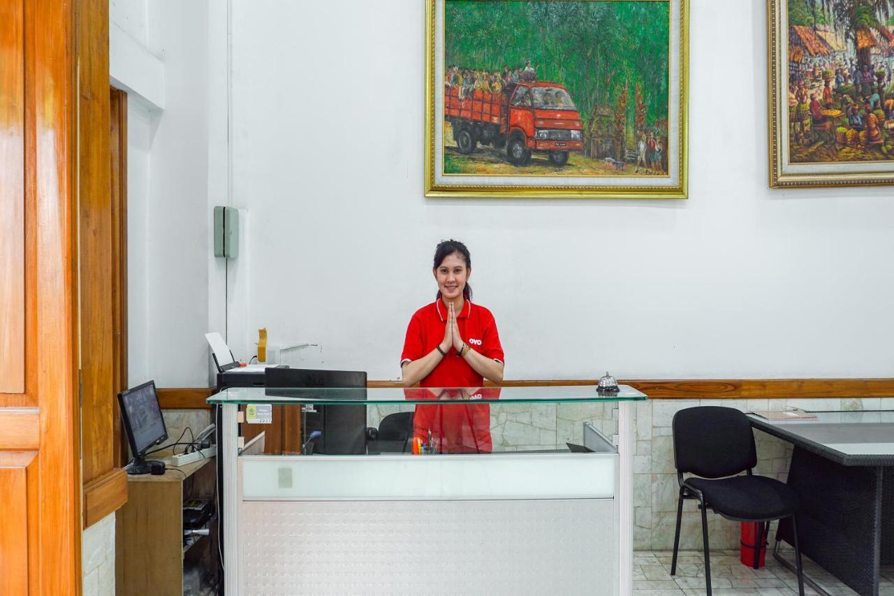 Hotel Oyo 1209 Tirtasari