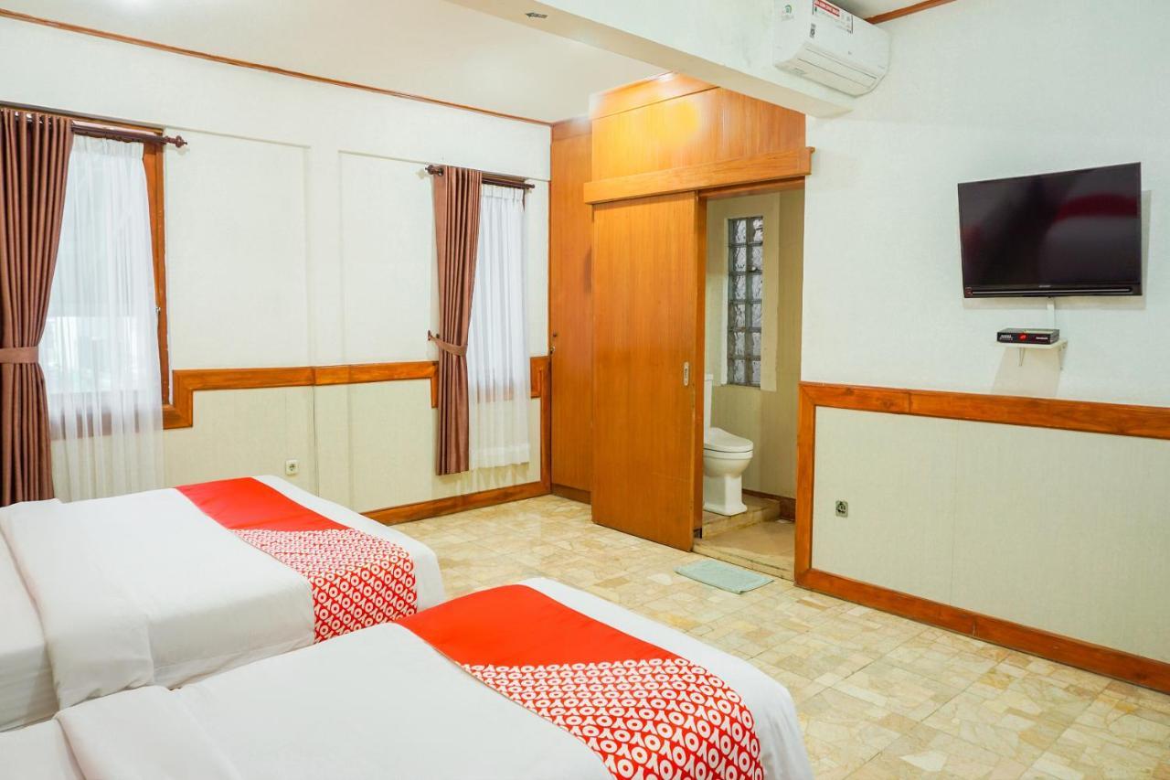 Oyo 1209 Tirtasari Hotel Bandung
