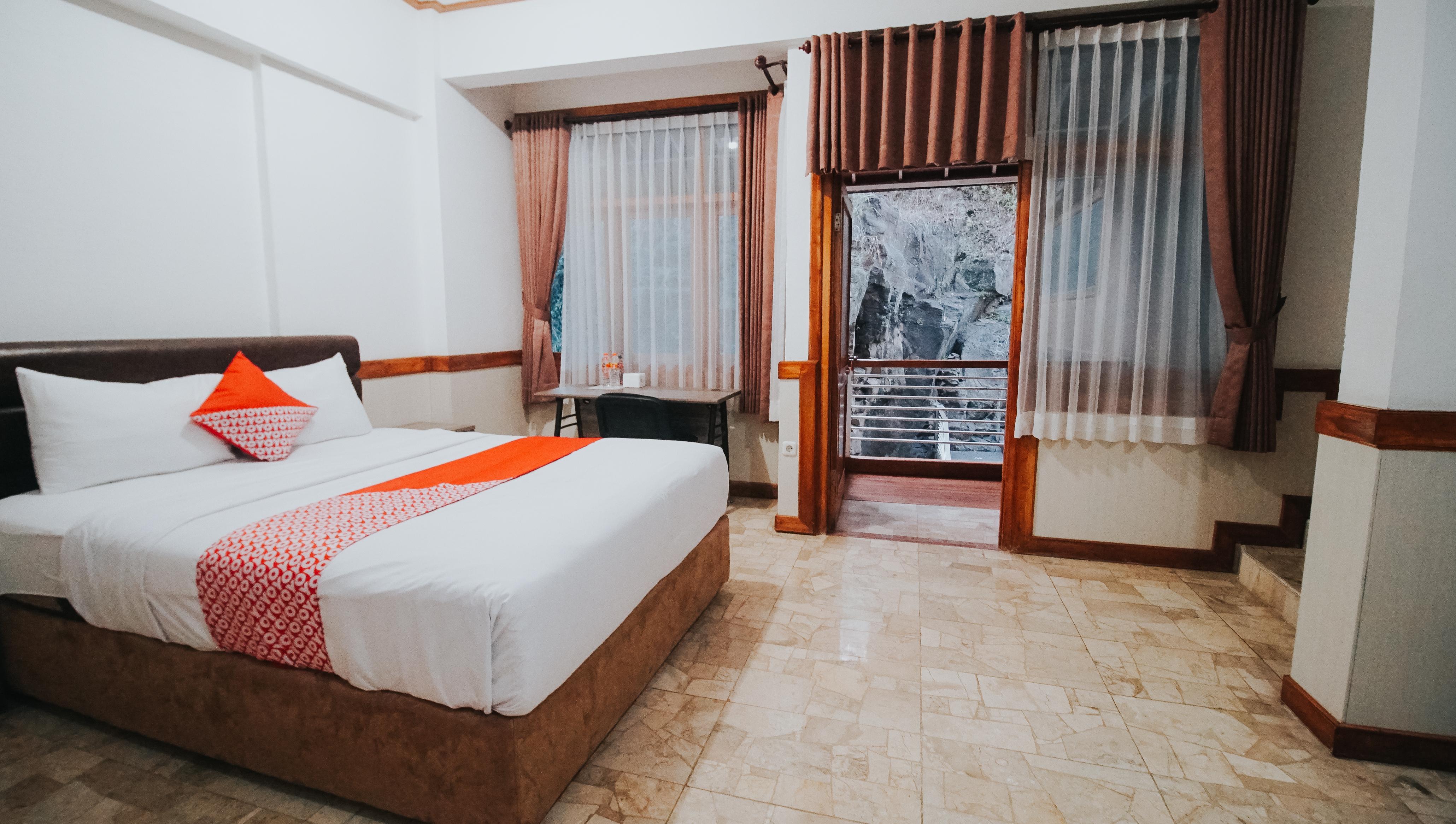 Hotel Oyo 1209 Tirtasari