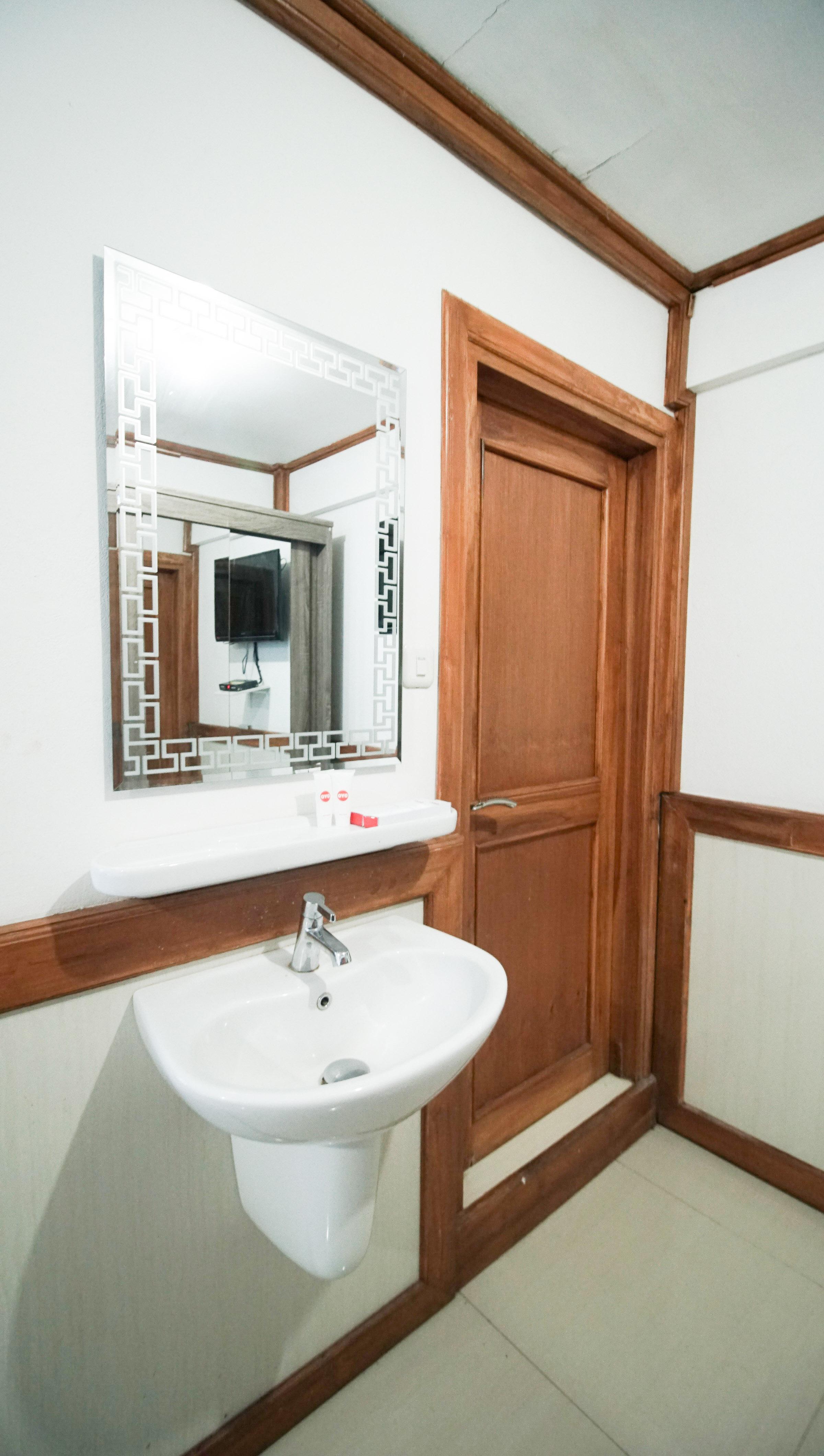 Oyo 1209 Tirtasari Hotel Bandung