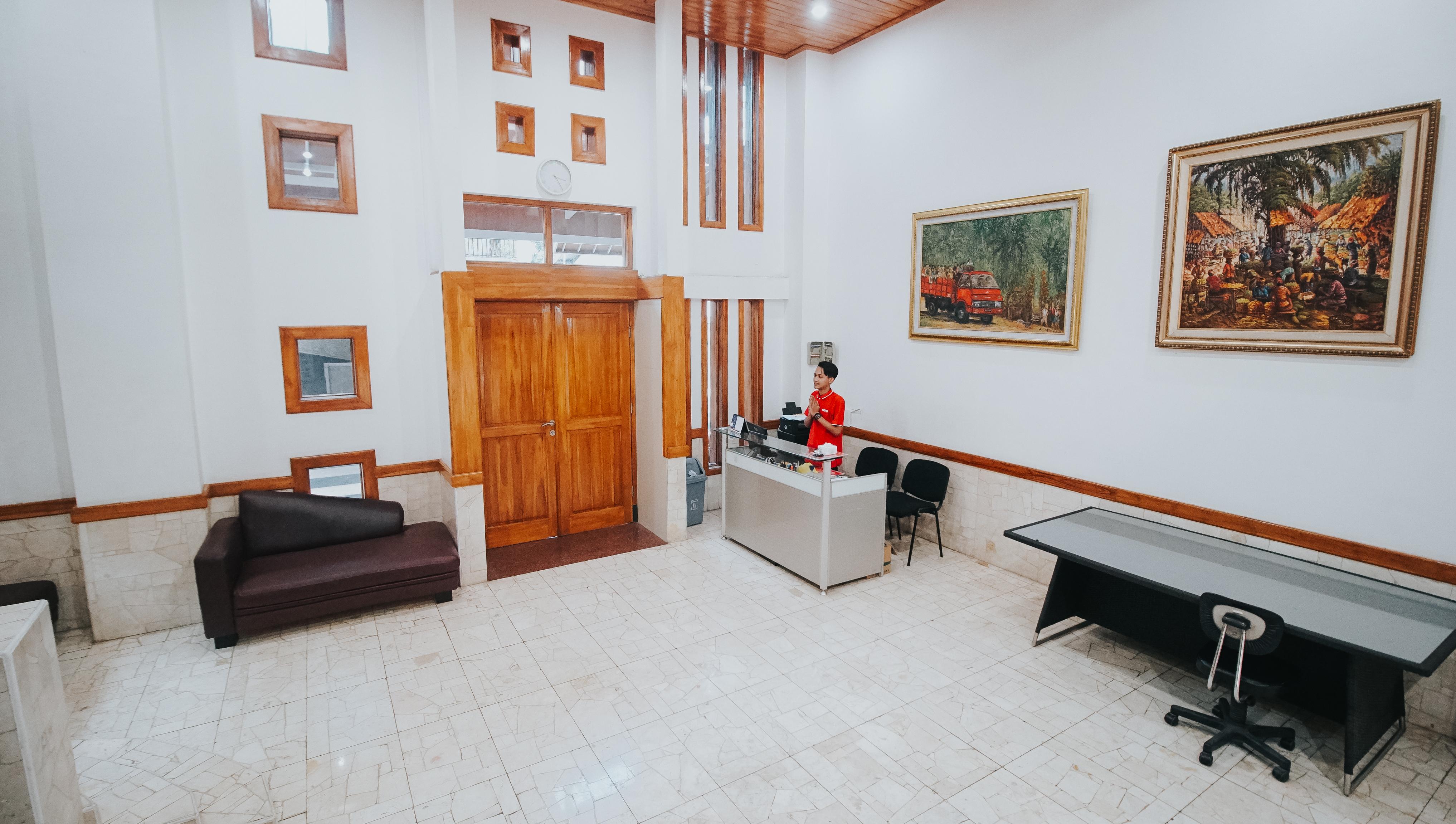 Hotel Oyo 1209 Tirtasari 2*